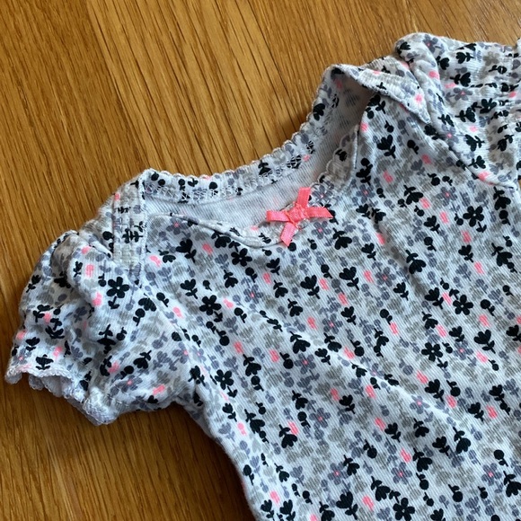 Preemie Carter’s Short Sleeve Onesie Bodysuit Set - Picture 2 of 4